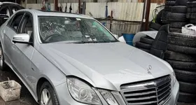 Mercedes-Benz E-Class 2009 — машина-донор