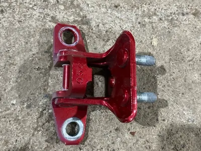 Петля двери Mazda 3 BP РЕ задн. лев. (б/у)