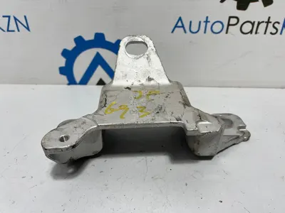 Кронштейн опоры двигателя Mazda CX-30 PE (б/у)