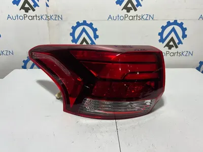 Фонарь задний Mitsubishi Outlander 3 4J12 2019 лев. (б/у)