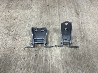 Петля двери Honda CR-V 5 L15BG перед. лев. (б/у)