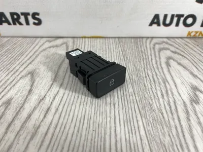 Кнопка открывания багажника Mazda 3 BP PY (б/у)