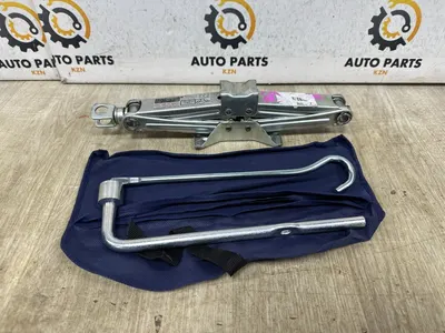 Домкрат Honda Civic 4D 1.3 2008 (б/у)