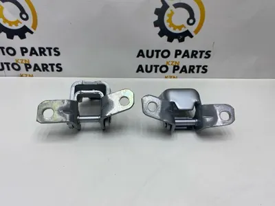 Петля двери Mazda CX-30 перед. прав. (б/у)