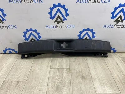 Накладка замка багажника Nissan Juke F15 1.6 2014 (б/у)
