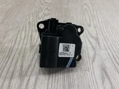 Сервопривод заслонок печки Tesla Model Y SY6LR 2023 (б/у)
