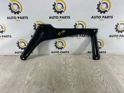 Крепление балки подвески Mitsubishi Outlander 3 2.4 4B12 2018 перед. (б/у)
