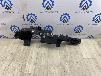 Кронштейн полки багажника Jaguar F-Pace лев. (б/у)