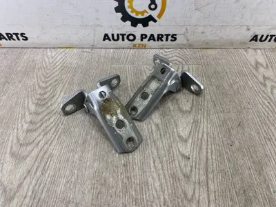Петля двери Mitsubishi Outlander XL 4B12 2.4 перед. прав. (б/у)