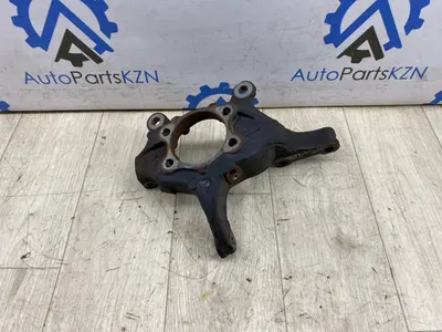 Кулак поворотный Nissan Juke F15 1.6 2014 перед. лев. (б/у)