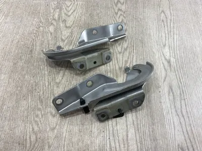 Петля капота Mitsubishi Outlander 3 2019 (б/у)