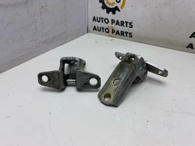 Петля двери Mitsubishi Outlander XL 4B12/2.4Л перед. прав. (б/у)