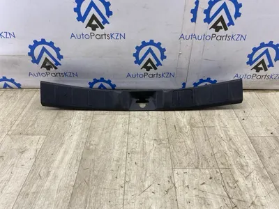 Накладка замка багажника Mitsubishi Outlander 3 2014 (б/у)