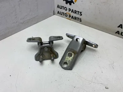 Петля двери Mitsubishi Outlander XL 4B12/2.4Л задн. лев. (б/у)