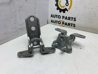 Петля двери Mitsubishi Outlander 3 2.4 4B12 2018 задн. лев. (б/у)