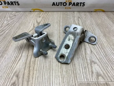 Петля двери Mitsubishi Outlander 3 2.4 задн. лев. (б/у)