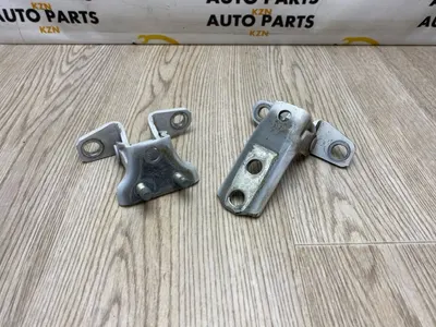 Петля двери Mitsubishi Outlander XL 2.0 2011 задн. лев. (б/у)