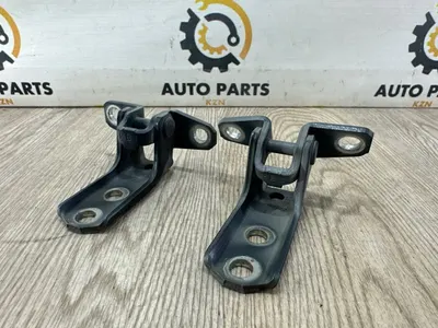 Петля двери Mitsubishi Outlander 3 4B12/2.4Л перед. прав. (б/у)