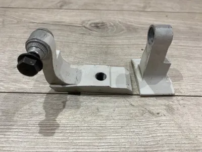 Петля двери BMW 1 F20 N13B16 2012 задн. лев. (б/у)