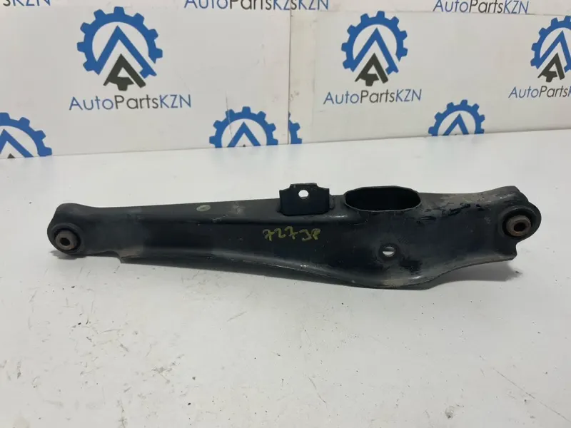 Рычаг поперечный Mitsubishi Outlander 3 4J12 задн. (б/у)