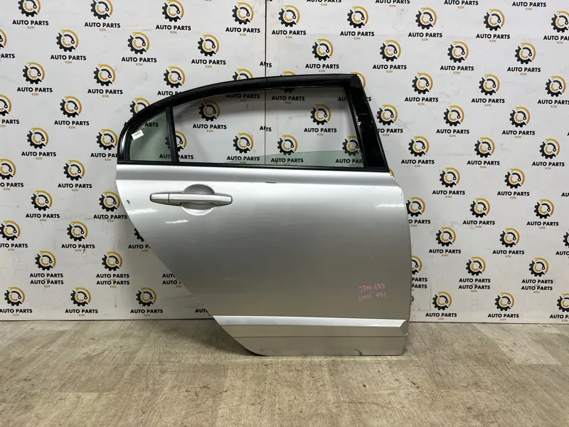 Дверь Honda Civic 4D задн. прав. (б/у)