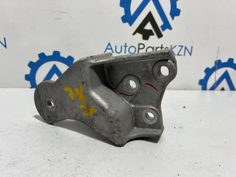Кронштейн трансмиссии Mitsubishi ASX 2.0 4B11 задн. (б/у)