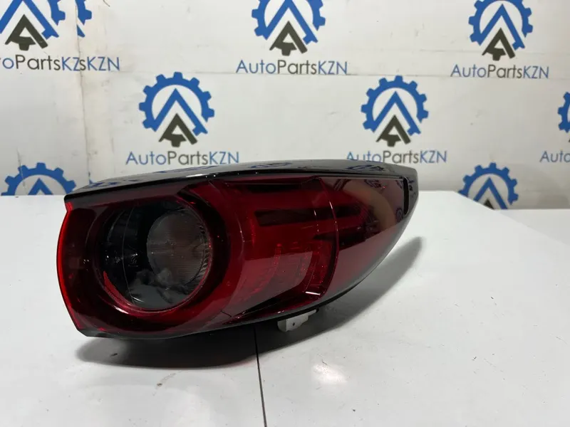 Фонарь задний Mazda CX-5 KF PY 2019 прав. (б/у)