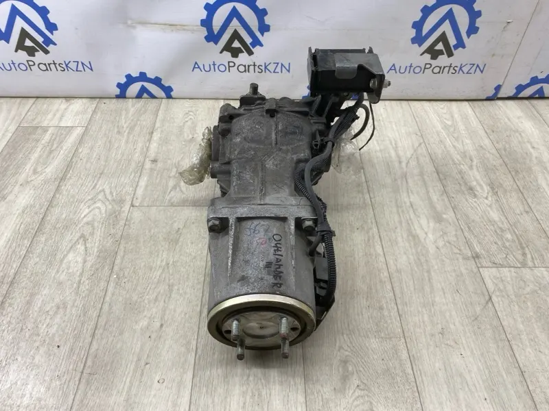 Редуктор Mitsubishi Outlander 3 4J12 задн. (б/у)