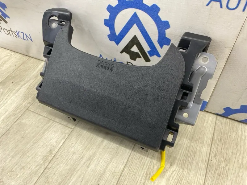 Подушка безопасности в колени Mitsubishi Outlander 3 4B11 (б/у)