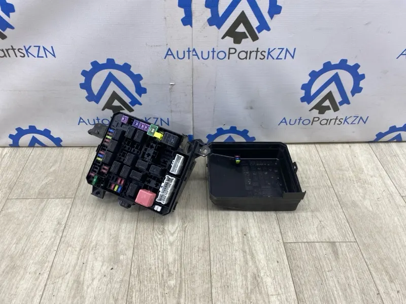 Блок предохранителей Mitsubishi ASX 2.0 4B11 (б/у)