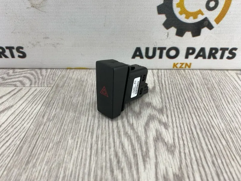 Кнопка аварийной сигнализации Mazda CX-5 KF SH (б/у)