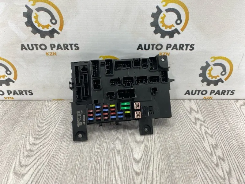 Блок предохранителей Mitsubishi Outlander 3 4J12 2019 (б/у)