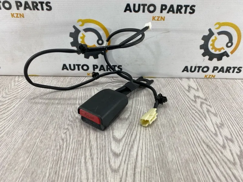 Замок ремня безопасности Mitsubishi Outlander 3 4J12 2019 (б/у)