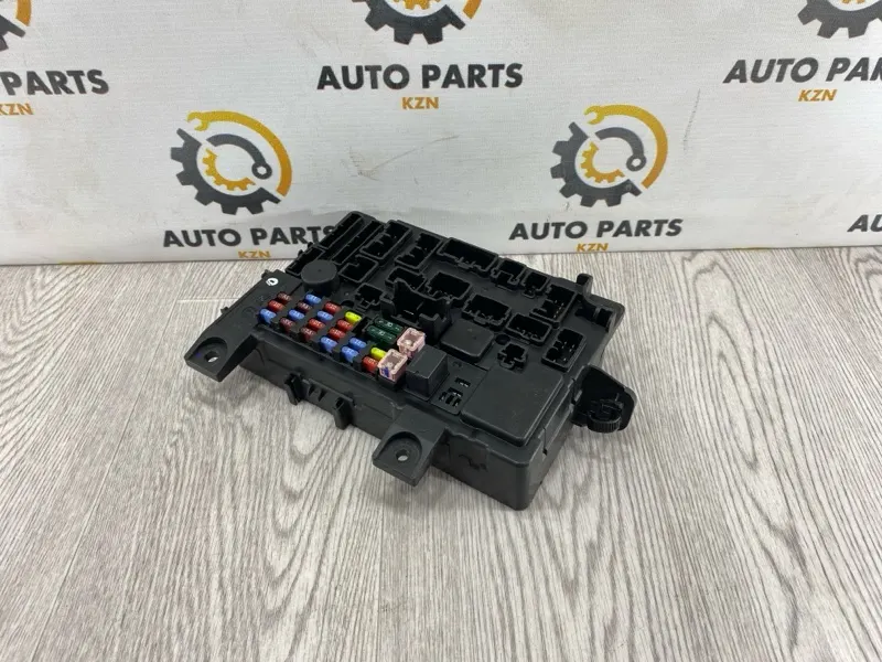 Блок предохранителей Mitsubishi Outlander 3 4B11 (б/у)