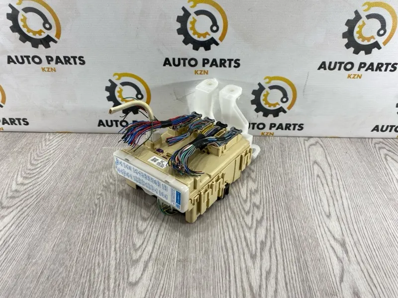 Блок предохранителей Toyota Corolla E180 (б/у)