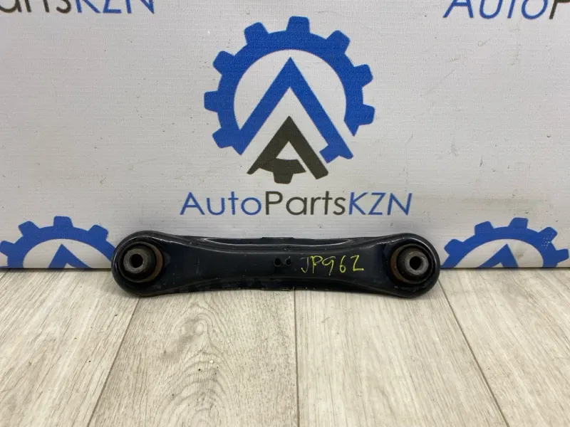 Рычаг подвески нижний Mitsubishi ASX 2.0 4B11 задн. (б/у)