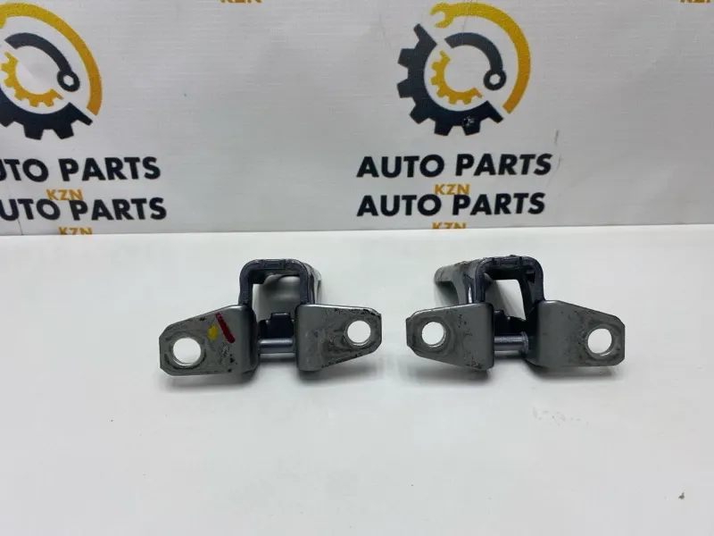 Петля двери Mitsubishi ASX 2.0 4B11 перед. прав. (б/у)