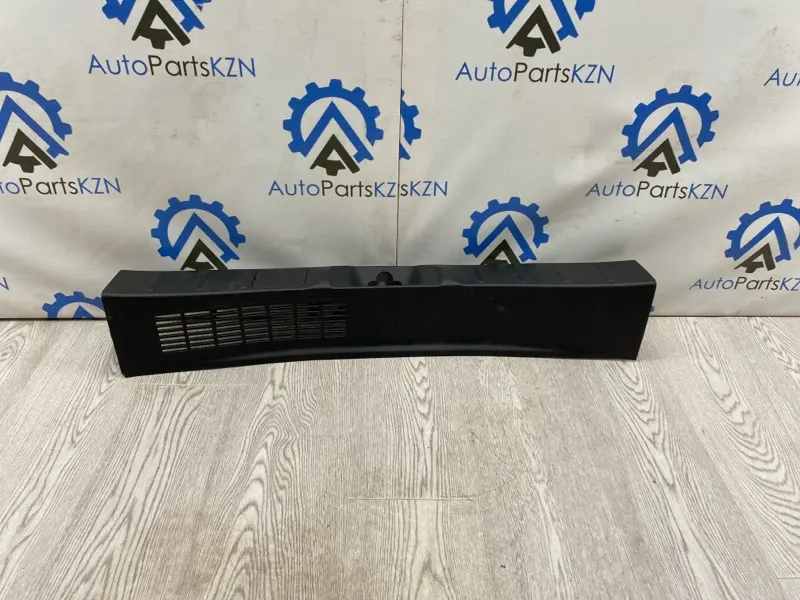 Накладка замка багажника Mitsubishi Outlander 3 4J12 (б/у)