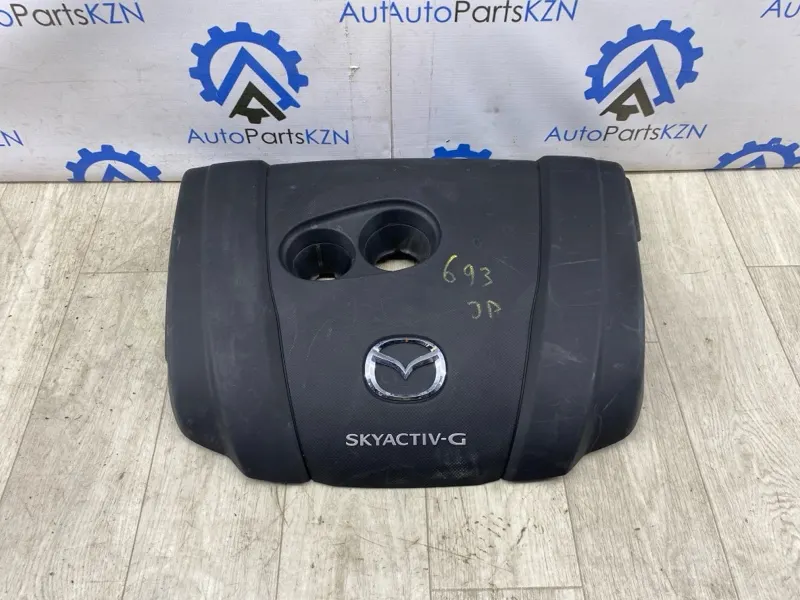 Декоративная крышка двигателя Mazda CX-30 PE (б/у)