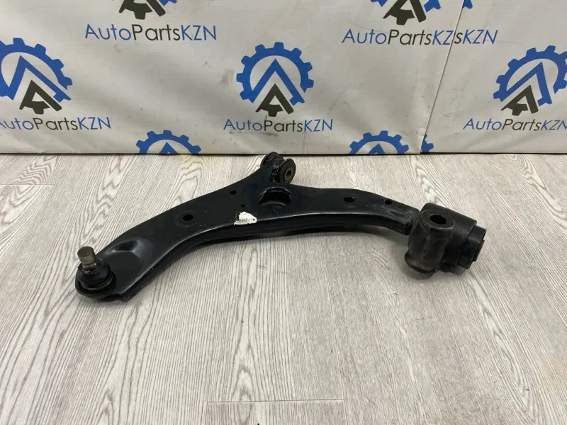 Рычаг подвески нижний Mazda CX-5 KF PY 2.5 перед. лев. (б/у)