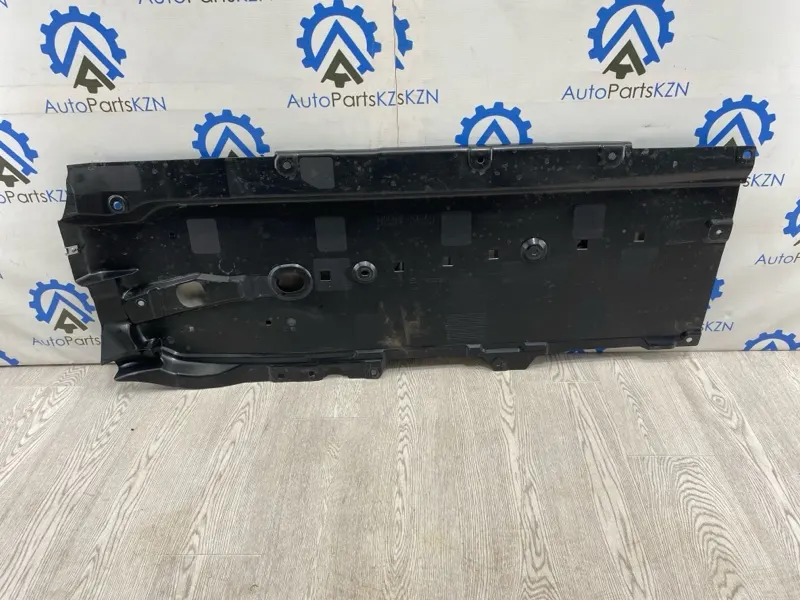 Защита днища кузова Mazda 3 BP перед. прав. (б/у)