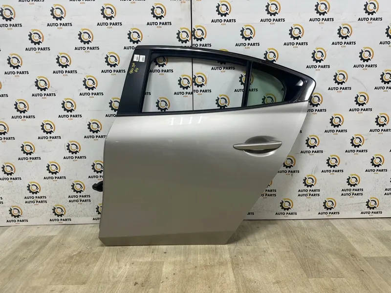 Дверь Mazda 3 BP 2021 задн. лев. (б/у)