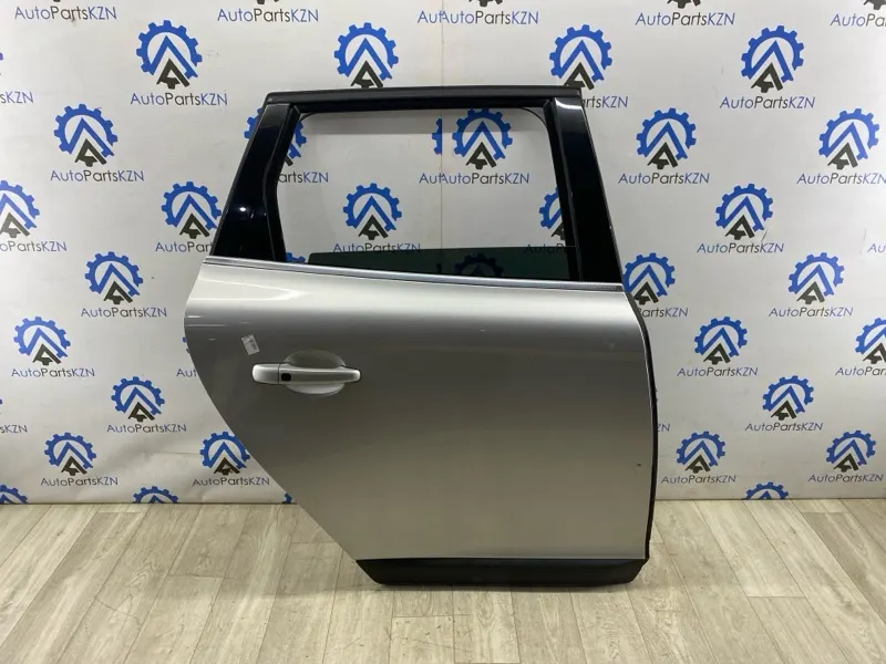 Дверь Volvo XC60 2.0 задн. прав. (б/у)