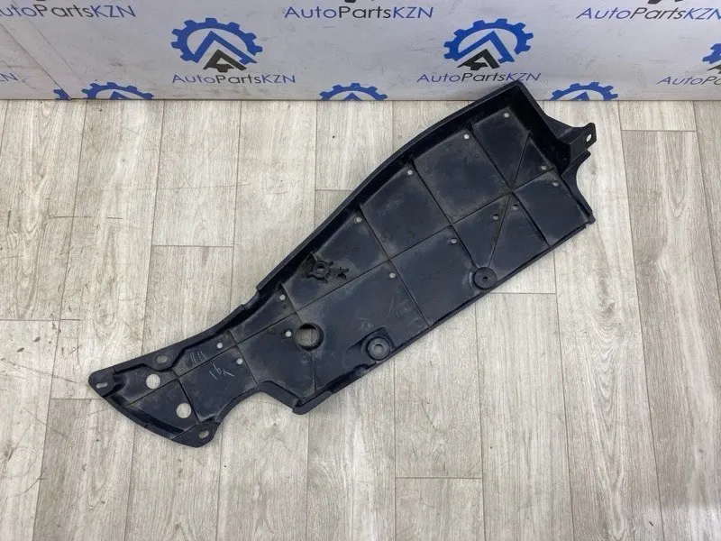 Защита днища кузова Toyota RAV4 перед. лев. (б/у)