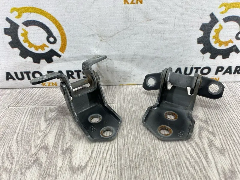 Петля двери Mazda 6 GH 2.5 L5 перед. лев. (б/у)