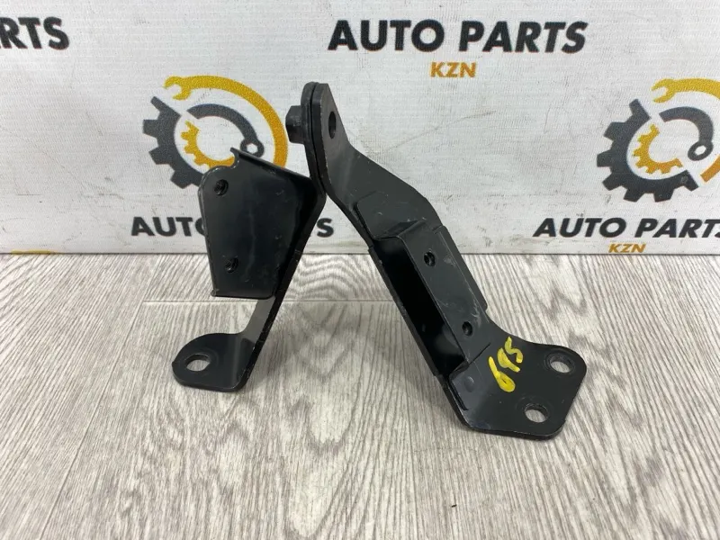 Кронштейн выпускного коллектора Mitsubishi Outlander 3 2.0 4B11 (б/у)