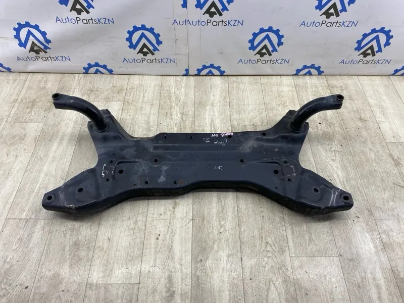 Подрамник Mitsubishi Outlander XL 4B12 2.4 перед. (б/у)