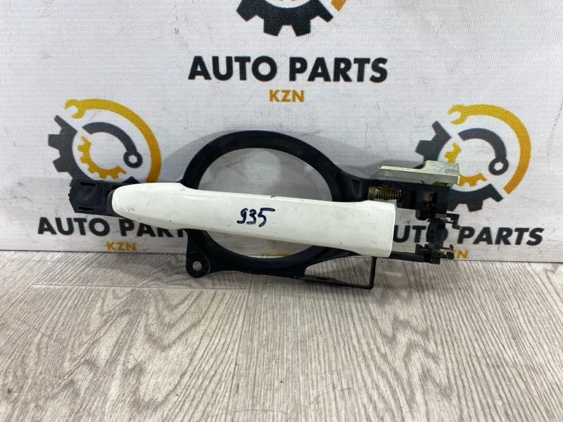 Ручка двери внешняя Mitsubishi Outlander 3 4J12 перед. лев. (б/у)