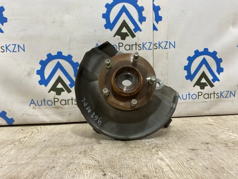 Ступица Mitsubishi ASX 2.0 4B11 перед. лев. (б/у)