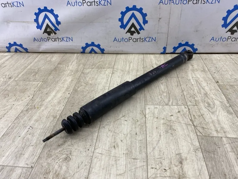 Амортизатор Nissan Juke F15 1.6 CVT задн. (б/у)
